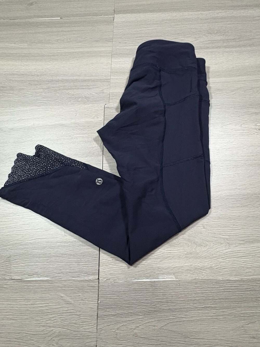 Lululemon Train Times Crop Size 6 Navy Blue Scallop Reflective Leggings